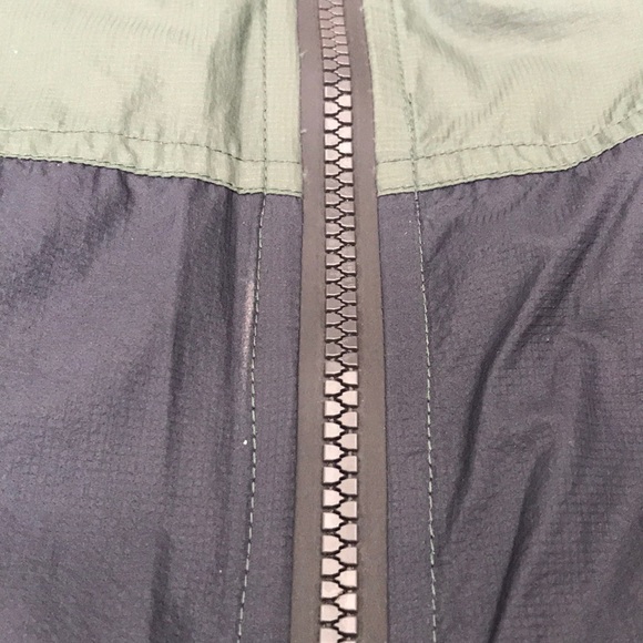 Under Armour Sportswear Track Jacket in Medium - Picture 14 of 16